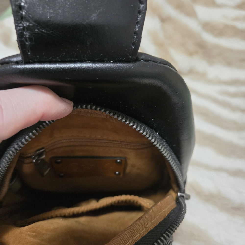 Patricia Nash Woman's Black Leather Sling Bag - Picture 4 of 5